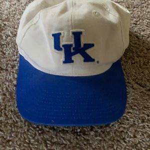 VINTAGE COLLEGE HAT